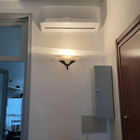 & The Διαμέρισμα Όπως